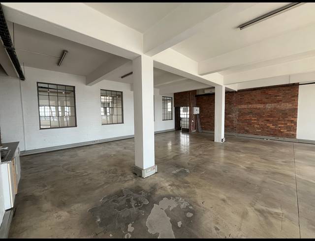 150M² BUSINESS TO LET IN WOODSTOCK
